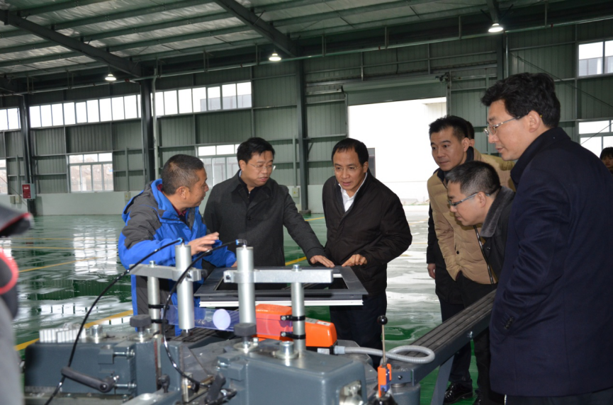 內(nèi)江市委副書記、市長(zhǎng)任曉春等領(lǐng)導(dǎo)到我公司調(diào)研